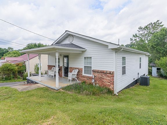 3rd image of 369 Lynn Ave