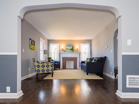 3rd image of 6250 Graceland Ave