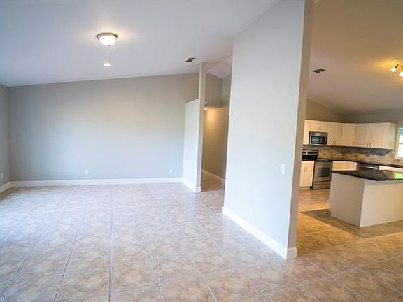 3rd image of 2693 La Alameda Ave
