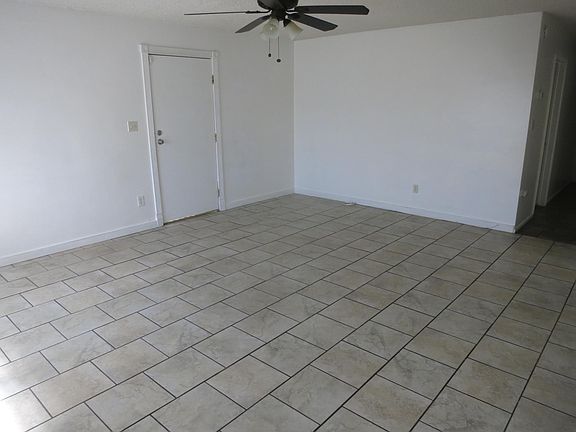2nd image of 25106 Palm Dr