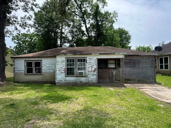 3435 Cherry Dr, Beaumont, TX 77703