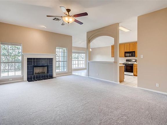 3rd image of 2615 Goldfinch Dr