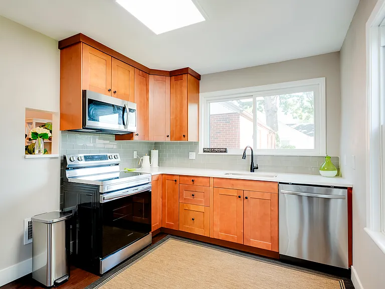 1830 Oconnell Ave — Photo 10