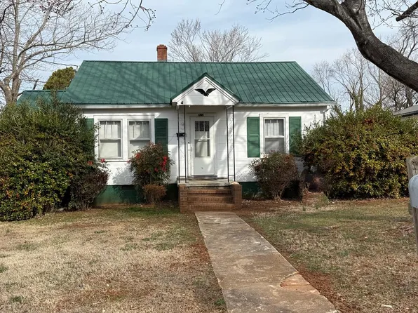 322 Virginia Ave, Chase City, VA 23924