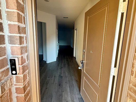 2nd image of 2113 Camellia St