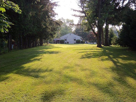 4th image of 7 Vista Dr