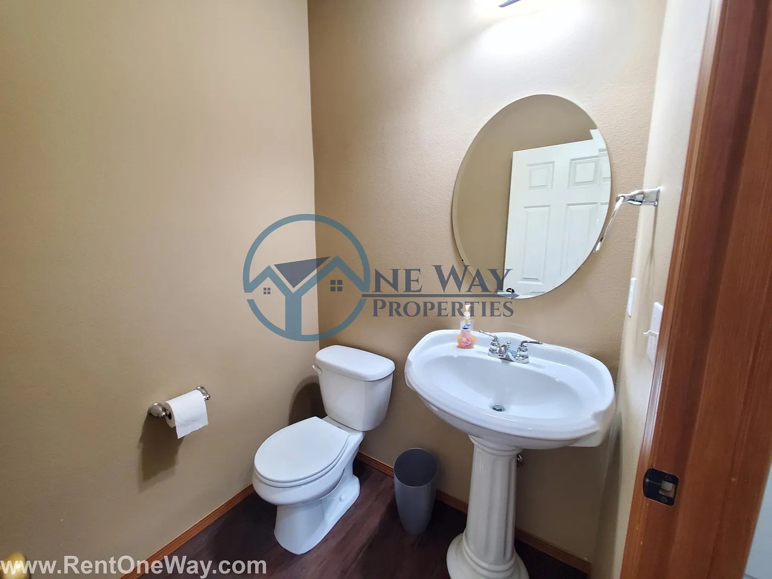 3 bed, 2.5 bath, 2049 sqft, $2,995 — Photo 3