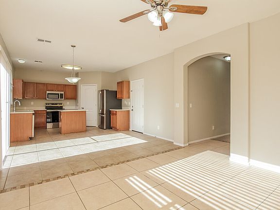 4th image of 2652 S 89th Dr