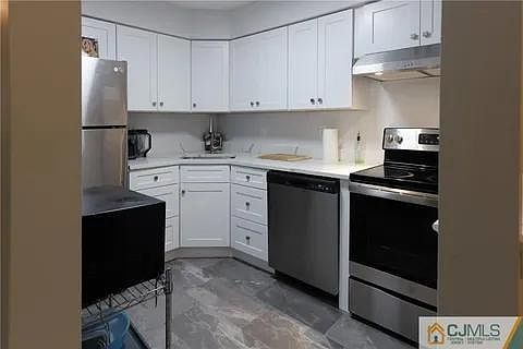2nd image of 701 Ravens Crest Dr
