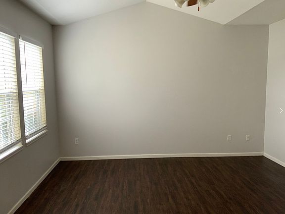 3rd image of 113-115 Bradley Ct