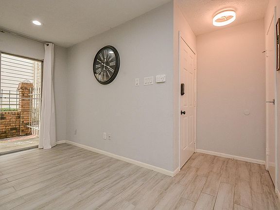 4th image of 12550 Whittington Dr #4