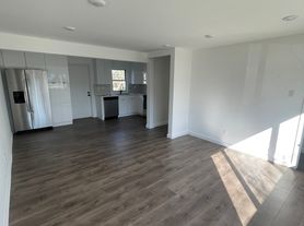 73 Macarthur Ave