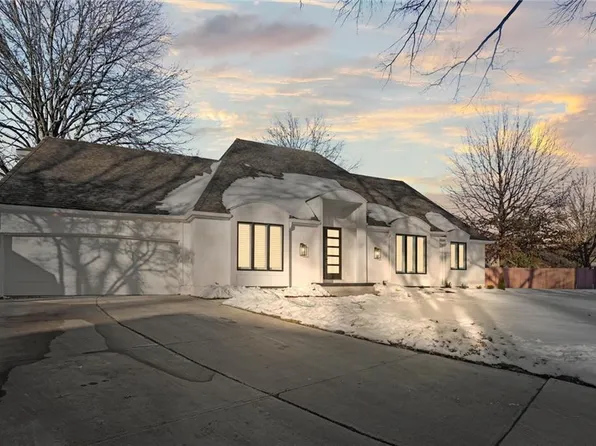 10120 Mackey St, Overland Park, KS 66212