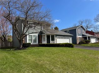 288 Pebbleview Dr, Rochester, NY 14612