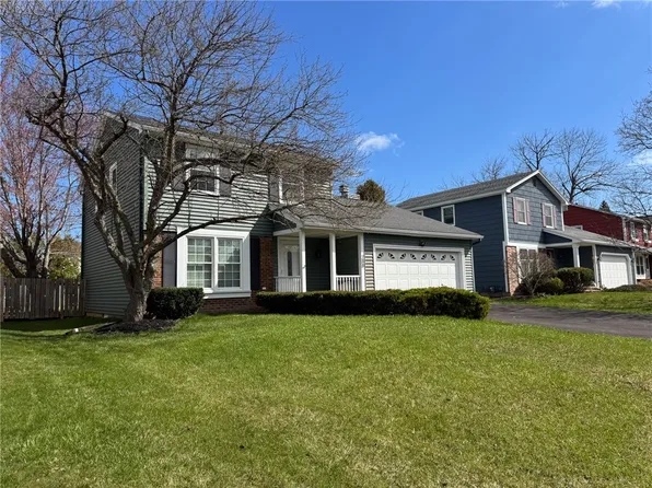 288 Pebbleview Dr, Rochester, NY 14612