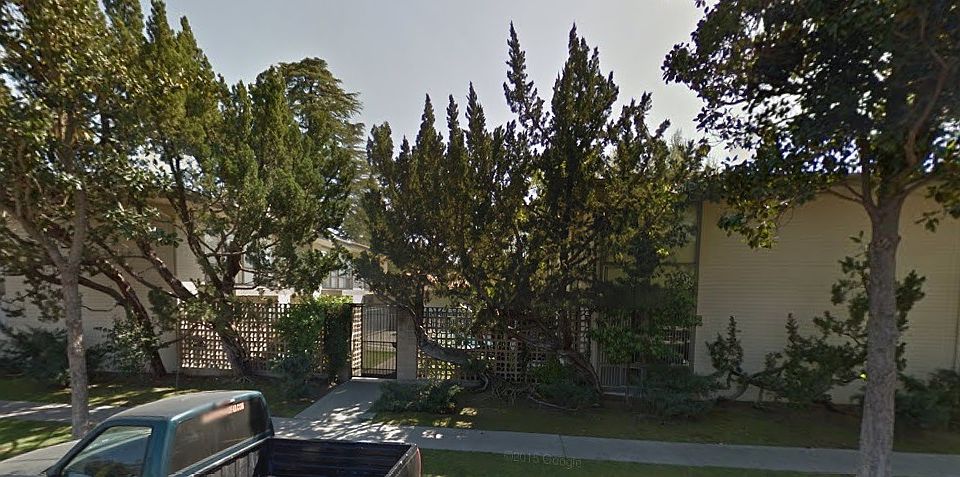 2nd image of 3243 N Van Ness Blvd