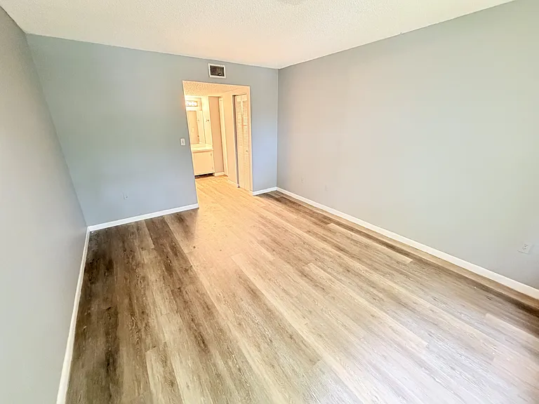 4354 NW 9th Ave #14-3C — Photo 9