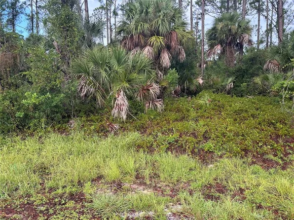 Dennis St, North Port, FL 34286