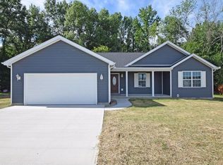 121 Winter Berry Rd, Mount Orab, OH 45154