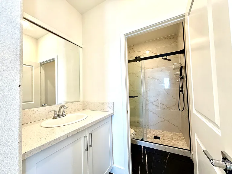107 Sawbuck — Photo 19