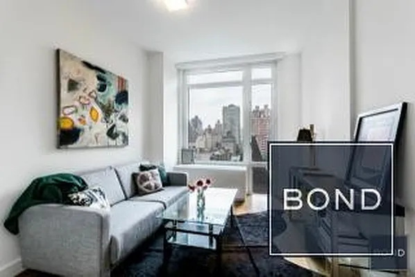 Rented by Bond New York | media 3