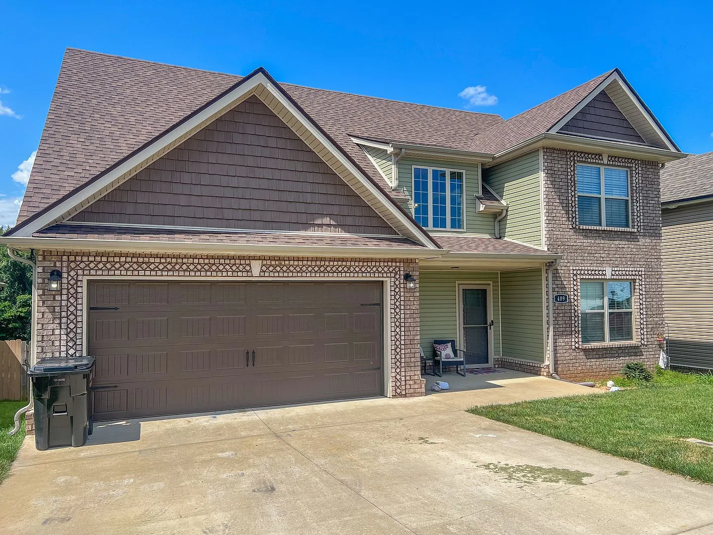 Must See-Stunning 5-Bedroom Home in 37043!! — Photo 2