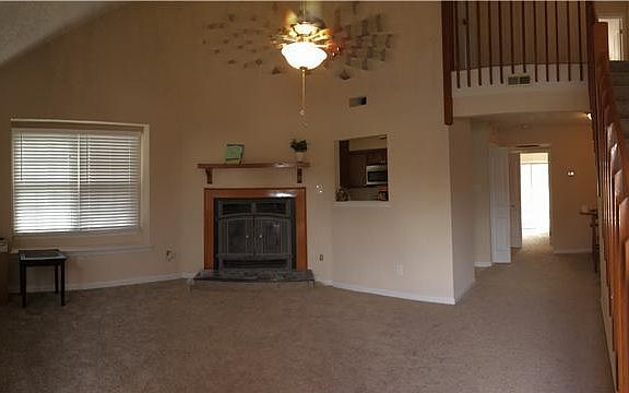 2nd image of 40 Parkway Dr