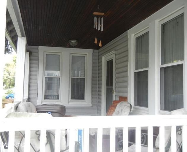 2nd image of 1720 Selma Ave