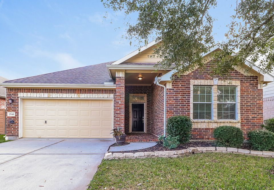 2548 Blue Heron Cir, Seabrook, TX 77586 | Zillow