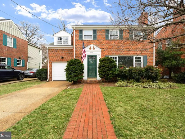 2604 Cameron Mills Rd, Alexandria, VA 22302