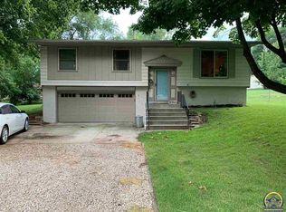 3201 NW Tamblyn Ter, Topeka, KS 66617