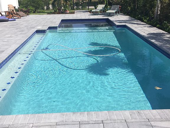 Pool with beach entry