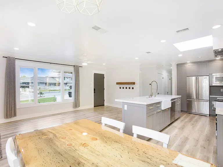 518 E Barkley Ave — Photo 17