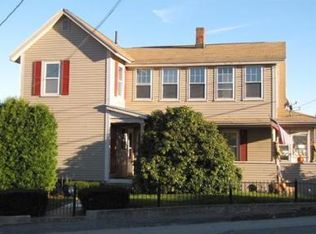 29 Endicott St, Lowell, MA 01854