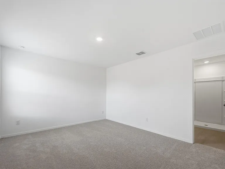 6509 Glade St — Photo 12