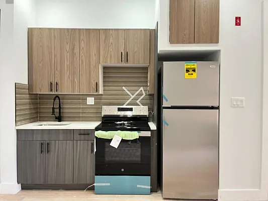 Rented by Yaffa Realty LLC | media 3