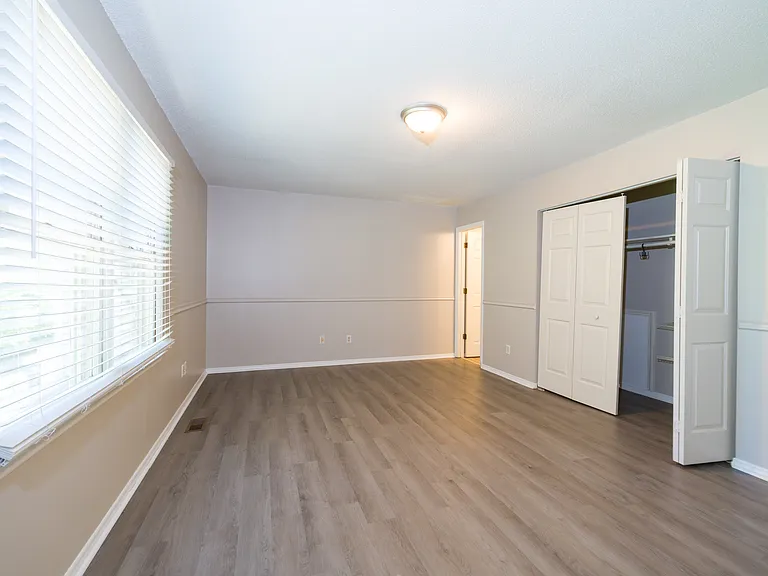 4 Astor Ct — Photo 16