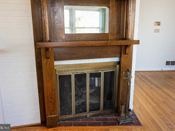 4th image of 2801 S Grant St