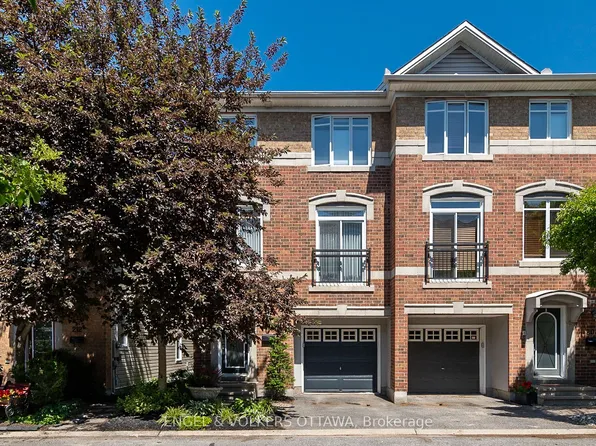 210 West Village Point, Ottawa, ON K1Z 1E4
