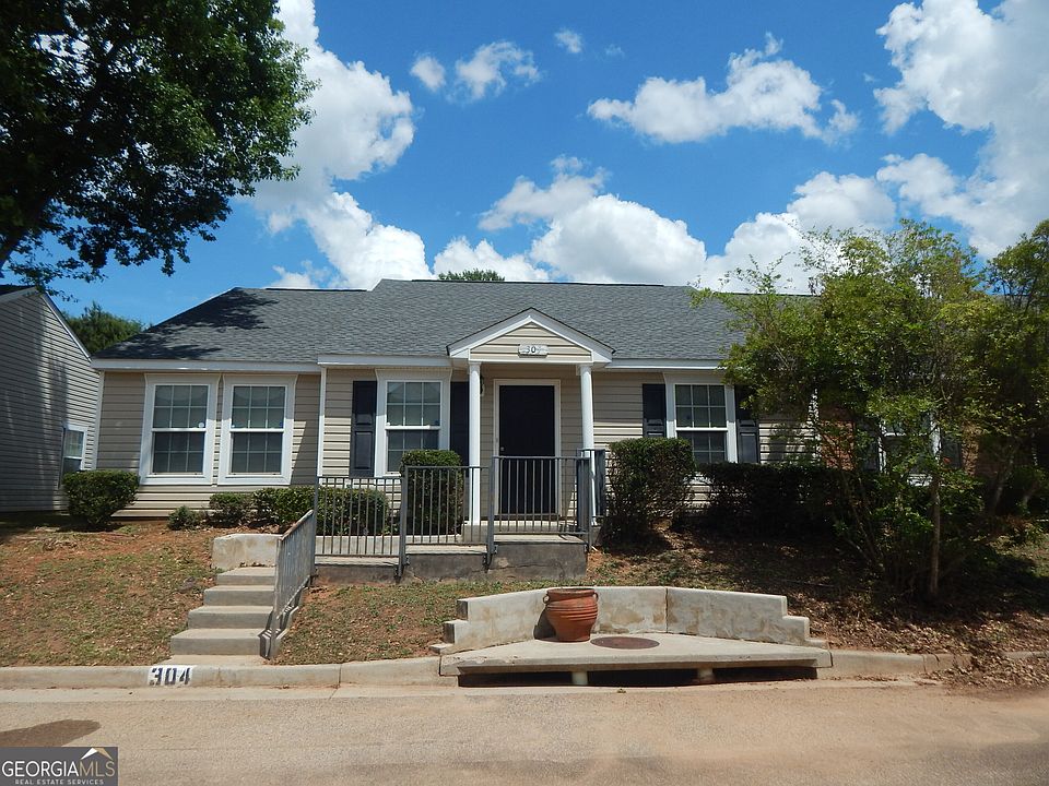 1st image of 304 Lenox Cir
