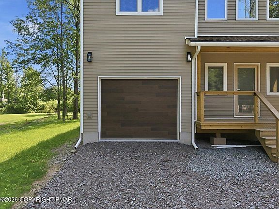 5th image of 48 Grandview Dr