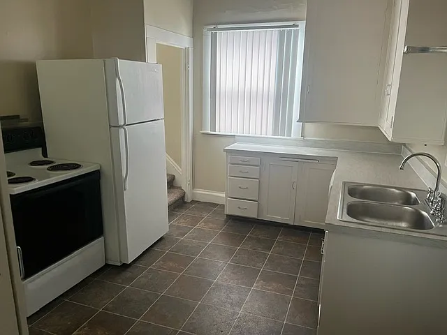 415 NE Kamiaken St — Photo 6