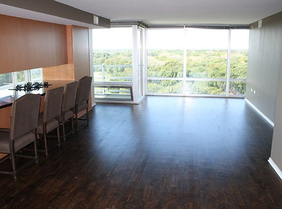 3rd image of 9655 Woods Dr Unit 1410
