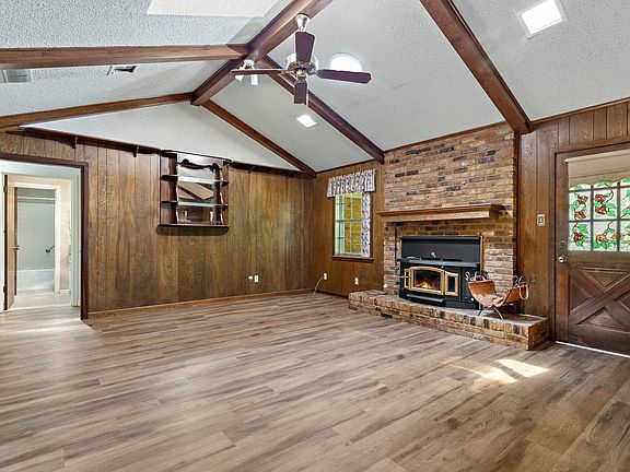 5th image of 823 Bama Ln