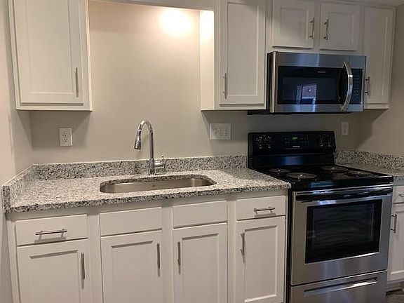 2nd image of 2412 Mount Claire Ave #7/9