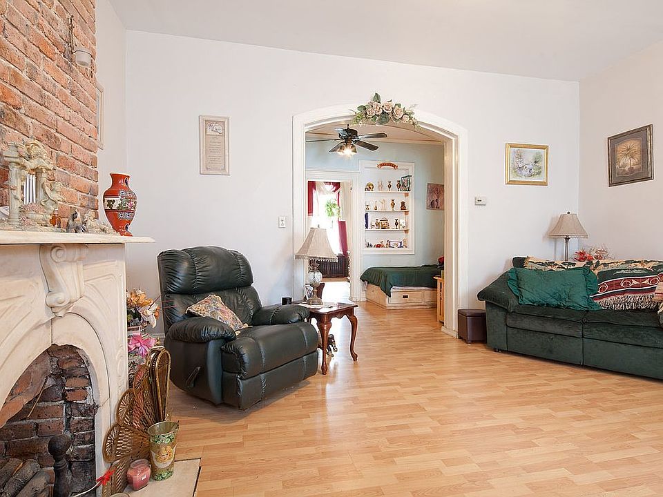 2nd image of 1029 Lorimer St #1