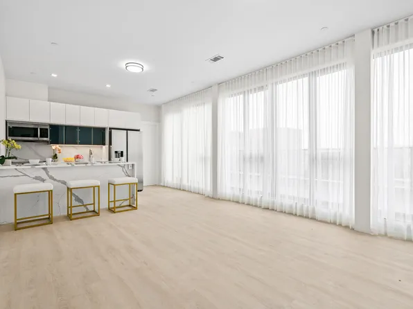 15 West End Avenue image 2 of 20