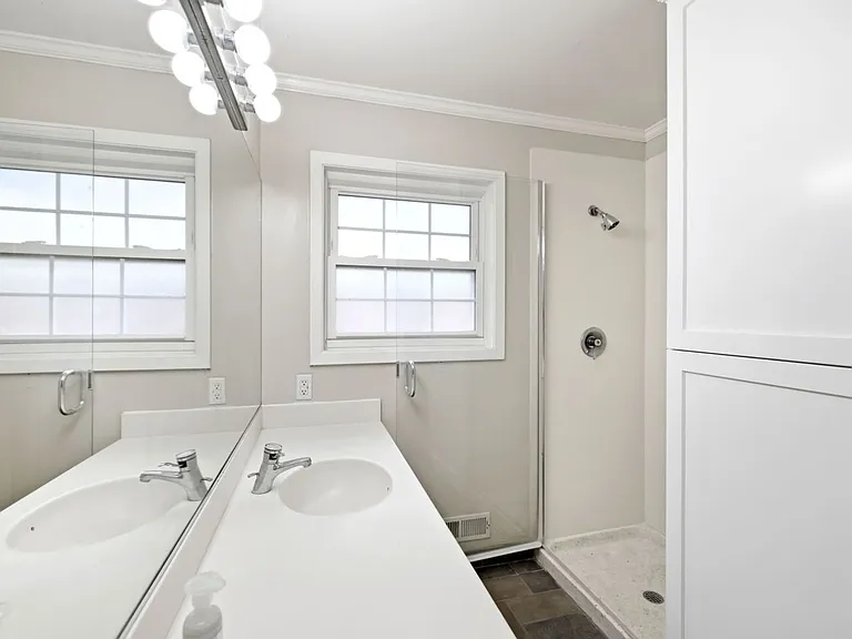2973 Arguello Dr — Photo 19