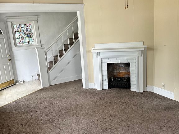 4th image of 622 Park St