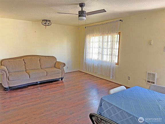5th image of 416 83rd Avenue SE